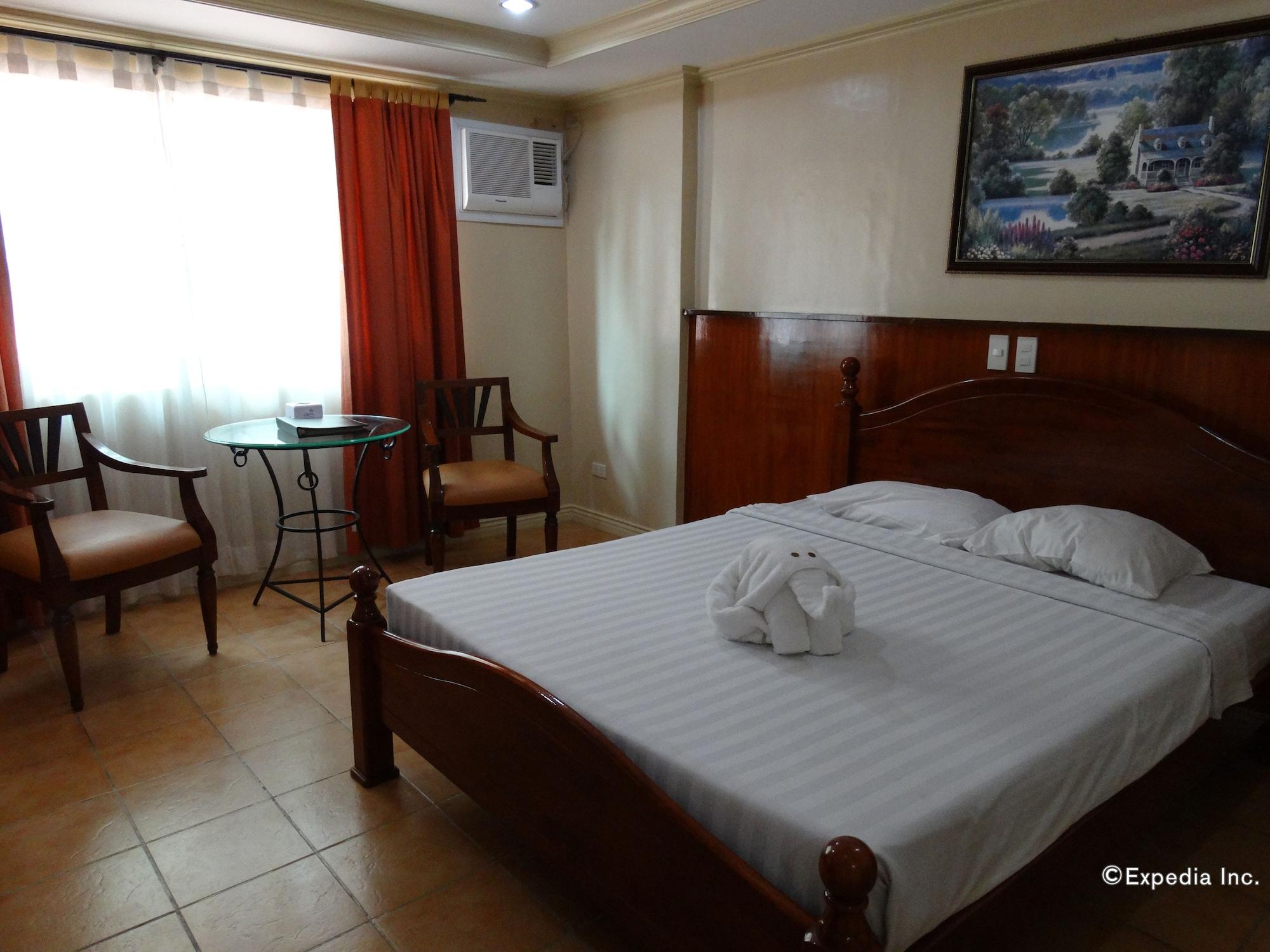 Crown Regency Residences 4*