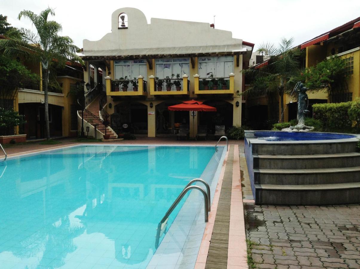 Crown Regency Residences 4*