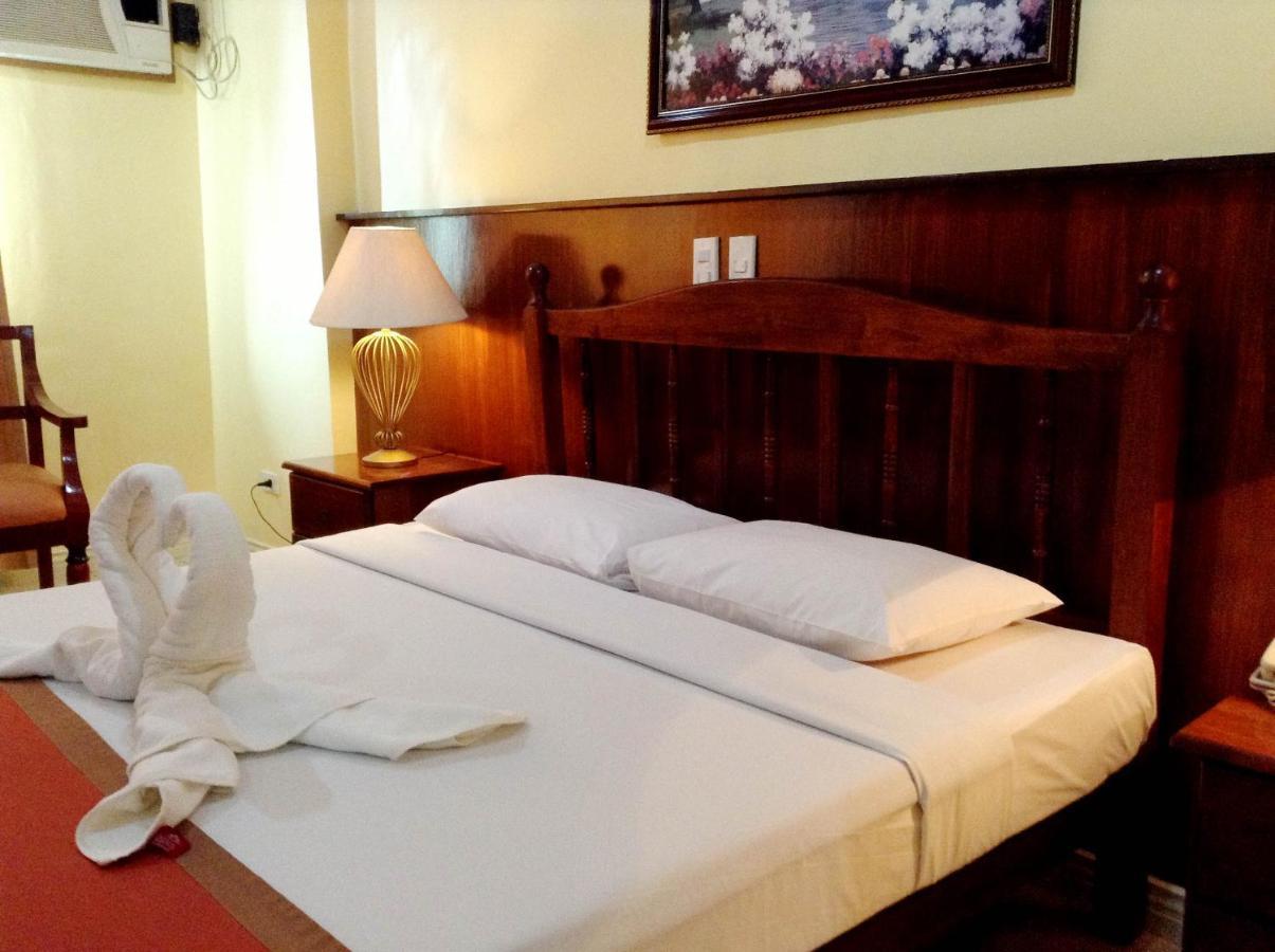 Hotel Crown Regency Residences 4*