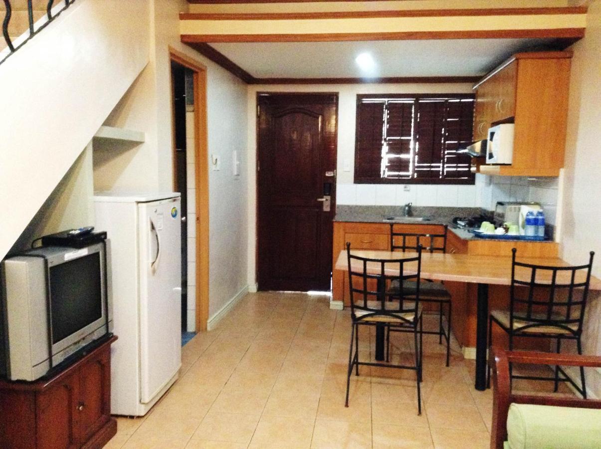 Hotel Crown Regency Residences 4*