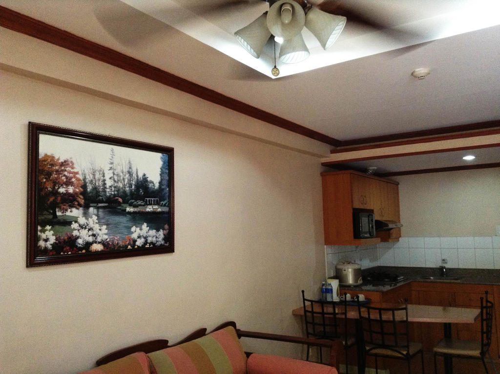 Hotel Crown Regency Residences 4*