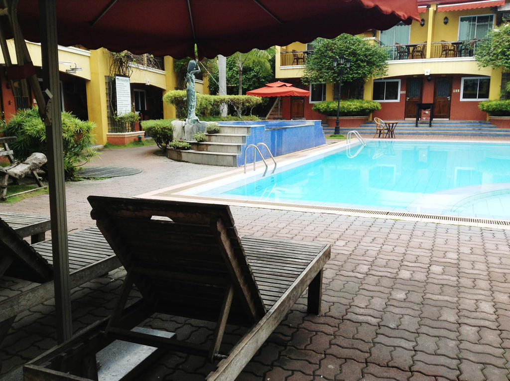 Hotel Crown Regency Residences