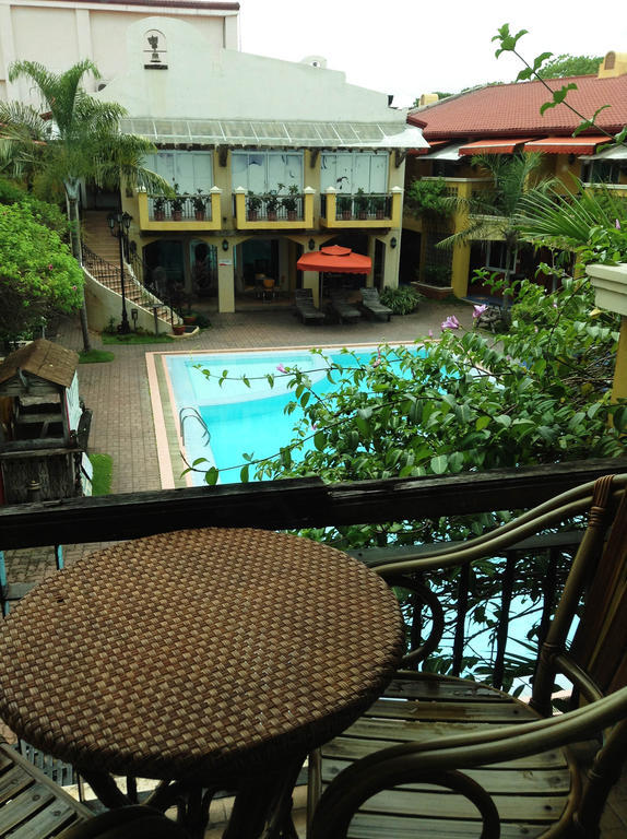 Hotel Crown Regency Residences