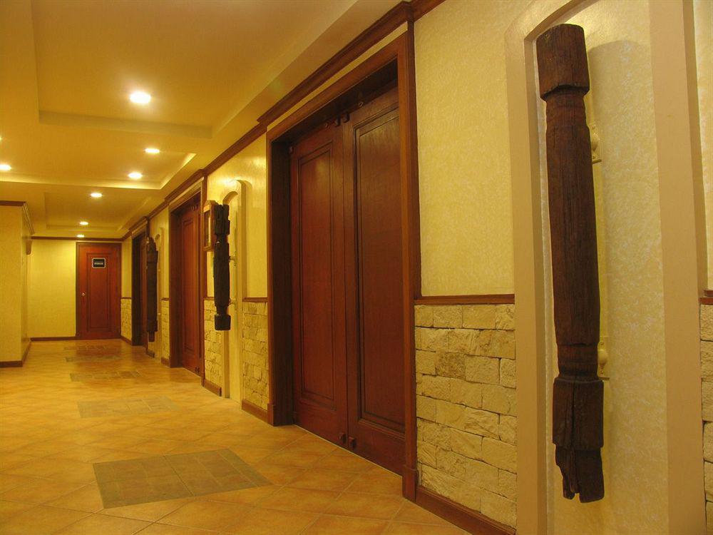 Crown Regency Residences 4*
