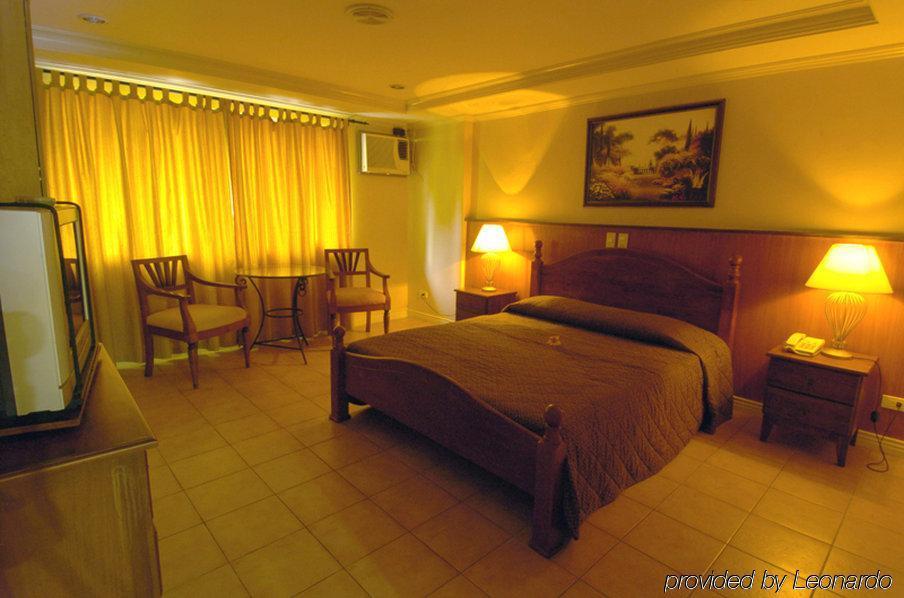 Hotel Crown Regency Residences