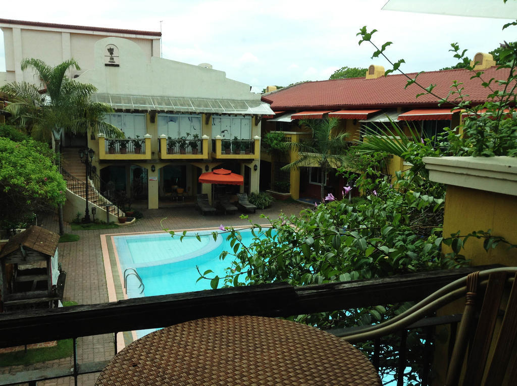 Hotel Crown Regency Residences 4*